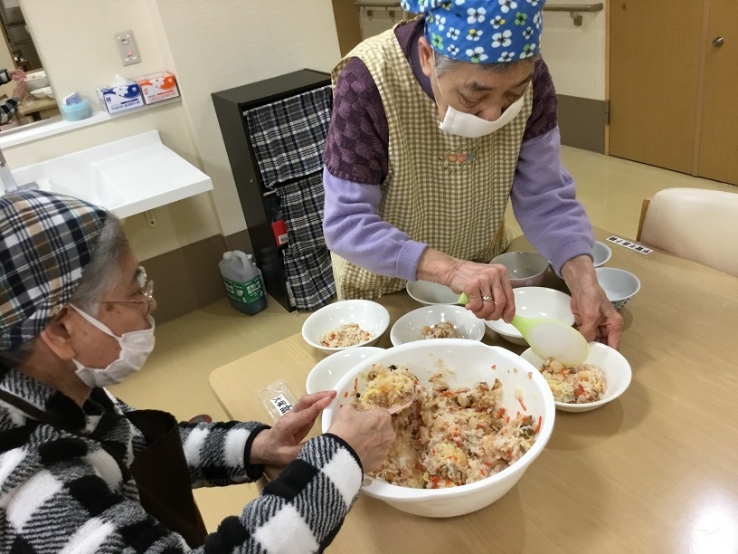 昼食はちらし寿司！