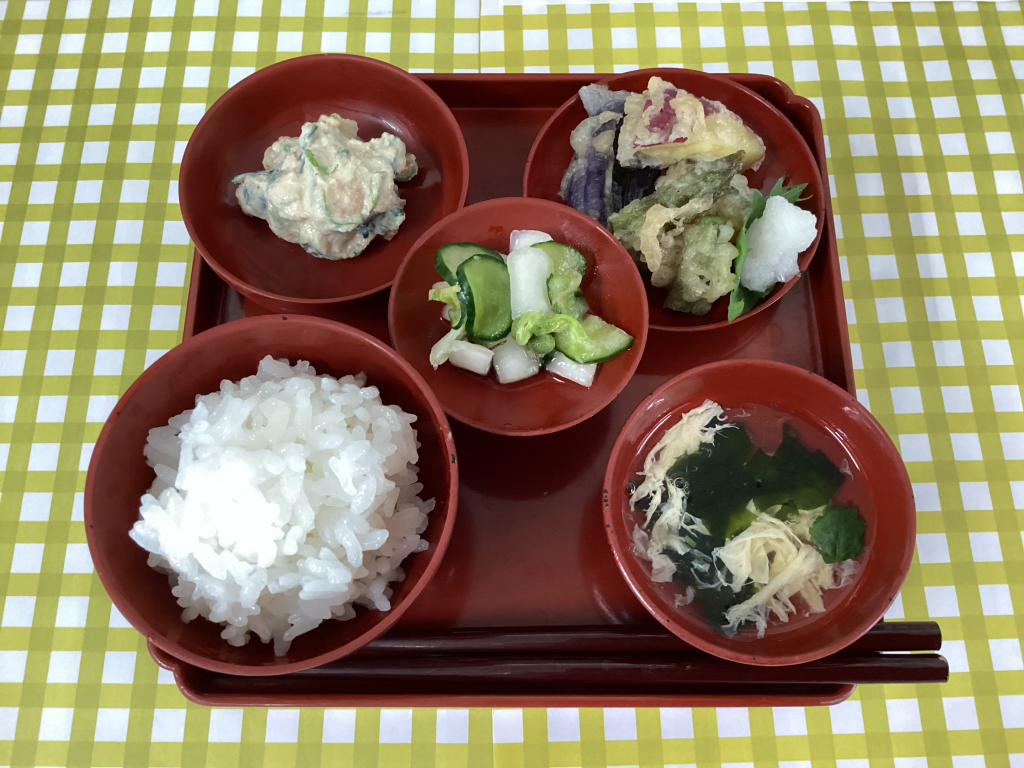 ８月１５日　昼食