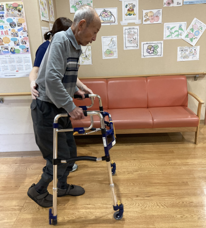 介護職員とリハビリ