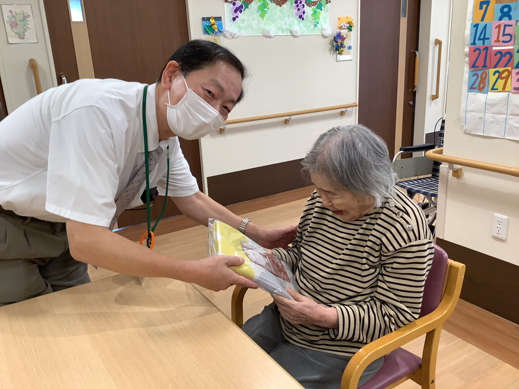 あおいユニットの入居者様へのお祝い