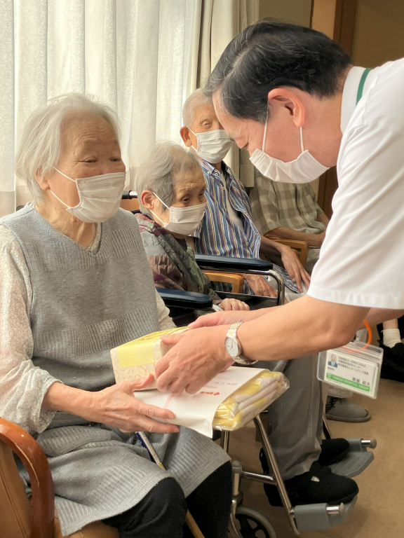 敬老の日をお祝いしました♪