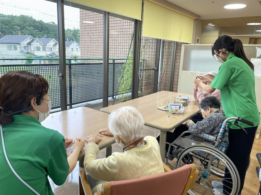 来年に向けてみんなで種取りしました